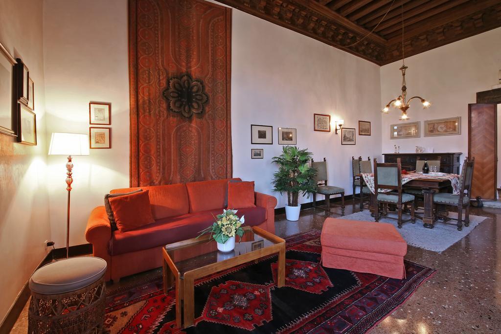Appartamenti Inside Palazzo Foscarini Venice Ngoại thất bức ảnh
