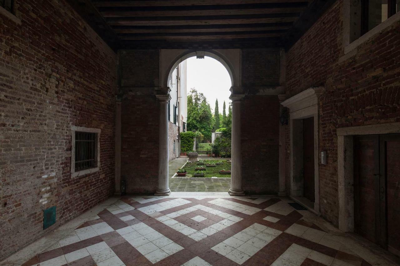 Appartamenti Inside Palazzo Foscarini Venice Ngoại thất bức ảnh